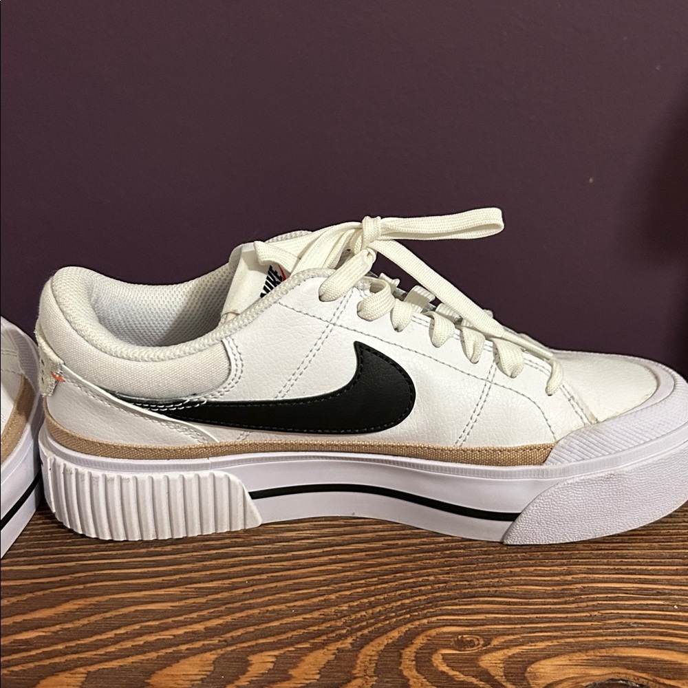 Nike Court Legacy Left White and Black Sneakers - Picture 8 of 11